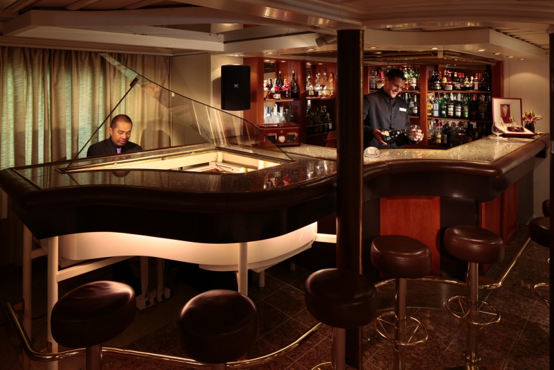 Piano bar